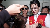 Sebelum persidangan ia mengaku akan menerima vonis apapun itu jika dinyatakan bersalah karena membela wanita. Pool/Palevi S/detikFoto.