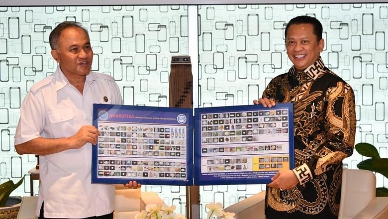 MPR Gandeng BNN, Siap Perangi Narkoba Lewat Empat Pilar Kebangsaan MPR Gandeng BNN, Siap Perangi Narkoba Lewat Empat Pilar Kebangsaan