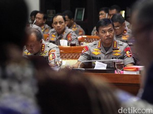 Kapolri Ditagih Kasus Novel hingga Program Antiperut Buncit