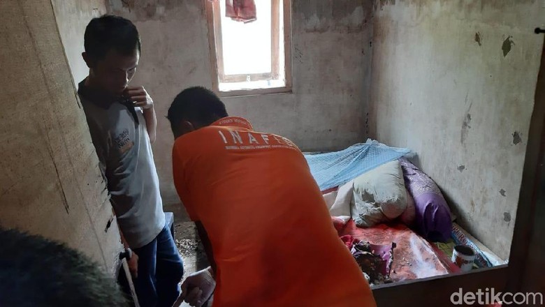 Nenek Takemi yang Lumpuh Ditemukan Tewas Terbakar di Kamar Nenek Takemi yang Lumpuh Ditemukan Tewas Terbakar di Kamar