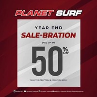 Pilihan produk di Planet Surf bisa patut dilirik. Menjelang akhir tahun, brand tesebut menawarkan program Year End Sale-bration dengan potongan harga hingga 50%. Penawaran berlaku untuk pembelian online dan offloine. Foto: Twitter/Instagram