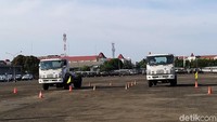Pelatihan kepada 40 pengemudi truk digelar di Isuzu Training Center Harapan Indah Bekasi, Jawa Barat, Selasa (19/11/2019).
