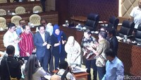 Panitia Khusus (Pansus) pemindahan Ibu Kota Negara (IKN) hari ini menggelar rapat kajian bersama dengan Komisi V DPR RI. Rapat tersebut juga turut mengundang Kementerian PUPR, Kementerian Perhubungan, dan tentunya Kementerian PPN/Bappenas.