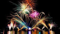 Pertunjukan IllumiNations di Disney World yang menggabungkan cahaya laser, neon, dan musik ini akhirnya dihentikan pada 30 September 2019, setelah 20 tahun menemani penggemar Disney. (Disney Parks)