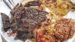 Lupakan Diet, Pagi Ini Paling Mantap Jajan Sego Meduro