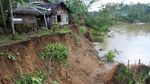 Longsor Mengancam Warga Usai Banjir Melanda Aceh Barat