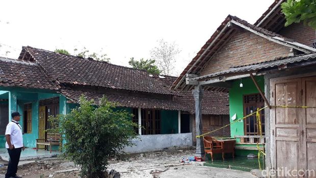Terpasang Garis Polisi, Ini Rumah yang Digeledah Densus di Gunungkidul