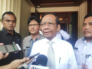 Menko Polhukam Mahfud Md Sambangi Kantor Jaksa Agung