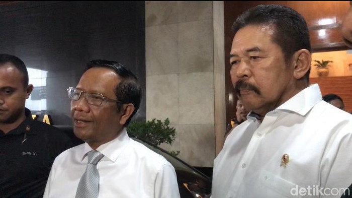 Menko Polhukam Mahfud Md dan Jaksa Agung ST Burhanuddin.