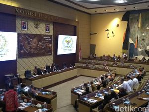 Johan Budi Cecar Bawaslu soal Penanganan 2.798 Kasus Pelanggaran Pemilu