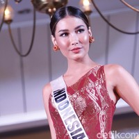 Sebanyak 90 perempuan dari berbagai penjuru dunia berpartisipasi di kontes kecantikan yang memasuki tahun ke-68 ini. Indonesia sendiri diwakili oleh Puteri Indonesia 2019 Frederika Alexis Cull. (Foto: Mohammad Abduh/detikcom)