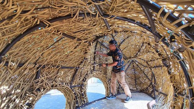 Joko Avianto Kembali Lagi dengan Karya Instalasi 'Kendaraan Langit'