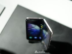 Penampakan Galaxy W20 5G yang Bikin Kesengsem