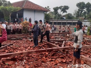 Aula SMKN 1 Miri Sragen Ambruk Timpa 22 Siswa, Ini Kata Sekolah