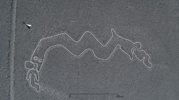 Nazca Lines membentang sekitar 450 kilometer persegi. Berbagai teori menyebutkan gambar itu dibuat sebagai semacam kalender, sistem irigasi atau yang lebih liar, tanda pendaratan alien. Foto: Live Science