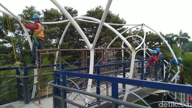 Hampir Rampung, Begini Wajah Baru JPO Jembatan Gantung Daan Mogot