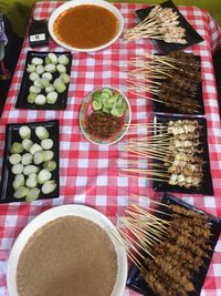 Makan Sore Bareng Jagoan Makan, Cicip Seafood, Nasgor Stres, dan Sop Kambing