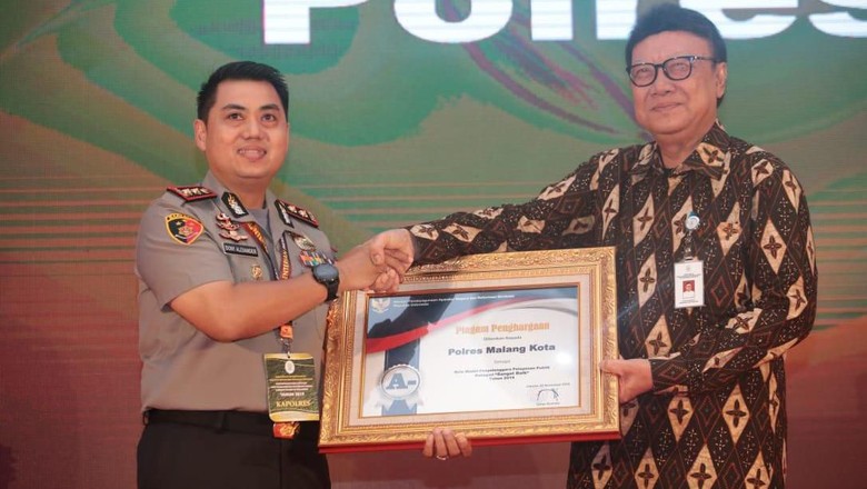 Polres Malang Kota Raih Predikat Sangat Baik Dalam Pelayanan Publik dari Kemenpan RB Polres Malang Kota Raih Predikat Sangat Baik Dalam Pelayanan Publik dari Kemenpan RB