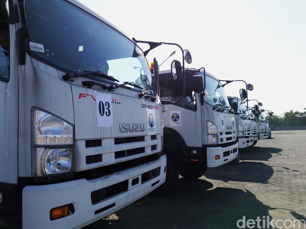 PT Jasa Marga (Persero) bersama Isuzu Astra Motor Indonesia menggelar sosialisasi dan edukasi 'Budaya Tertib Lalu Lintas kepada Pengguna Jalan Tol' terhadap 40 pengemudi truk. Acara ini digelar di Isuzu Training Center Harapan Indah Bekasi, Jawa Barat, Selasa (19/11/2019).