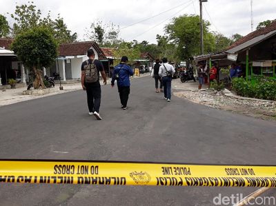 Suasana Penggerebekan Rumah di Gunung Kidul oleh Densus 88