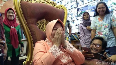 Tersipu Malu, Risma Kena Prank di Hari Ulang Tahun