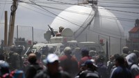 Pihak militer mengatakan operasi untuk memindahkan bahan bakar dari El Alto ke ibukota terdekat La Paz dilakukan secara damai.