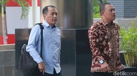 Toto tiba di gedung KPK untuk menjalani pemeriksaan terkait kasus suap proyek Meikarta.