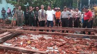 Wakil Bupati Sragen Dedy Endriyatno meninjau lokasi kejadian, Rabu (20/11/2019).