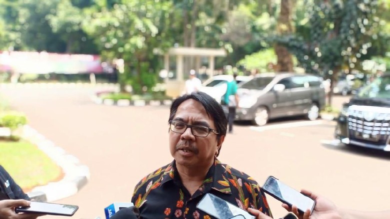 Ade Armando Ungkap Asal Mula Posting Meme Joker Anies di Medsos Ade Armando Ungkap Asal Mula Posting Meme Joker Anies di Medsos