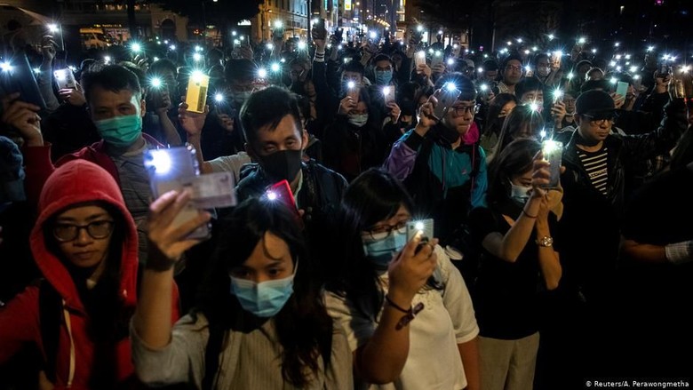 Dikepung Polisi, Puluhan Demonstran Hong Kong Masih Bertahan di Kampus Dikepung Polisi, Puluhan Demonstran Hong Kong Masih Bertahan di Kampus