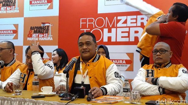 Munas Hanura Dipercepat, OSO Calon Ketum Lagi