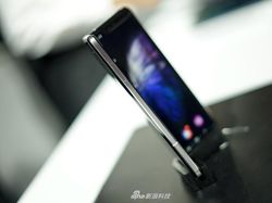 Penampakan Galaxy W20 5G yang Bikin Kesengsem