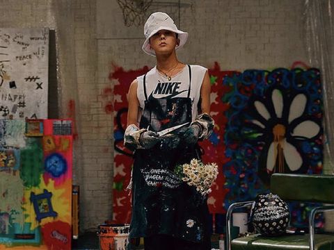 G-Dragon (Screenshot @xxxibgdrgn)