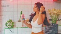 Dara berusia 25 tahun itupun dikenal lewat sinetron Tukang Ojek Pengkolan. Dok. Instagram/valeriastahlk
