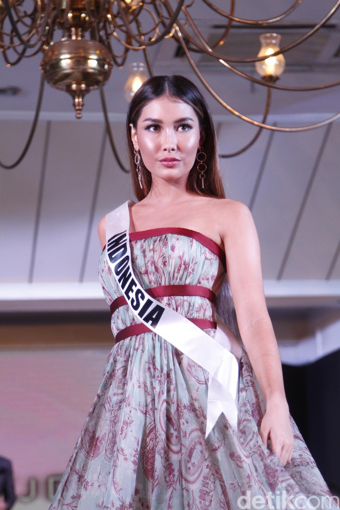 Frederika Alexis Cull Puteri Indonesia 2019