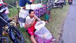 Ngakak! Gaya Kocak Warga Indonesia Saat Menikmati Minuman