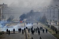 Ricuh Dekat Pabrik Bahan Bakar Bolivia, 3 Orang Tewas