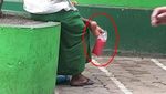 Ngakak! Gaya Kocak Warga Indonesia Saat Menikmati Minuman