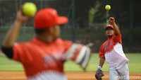  Timnas sofbol Indonesia akan mengirimkan 17 pemain pada pesta olahraga dua tahunan itu. Sebagai bentuk upaya regenerasi, para pemain yang turun nanti terdiri dari 70 persen atlet senior serta 30 persen atlet junior.