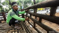 Taman yang dilengkapi rumah pohon ini ditargetkan rampung pada Desember 2019.