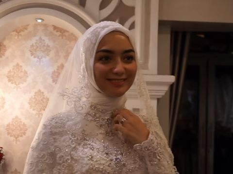 Mengintip Momen Citra Kirana & Rezky Aditya Fitting Baju Pengantin