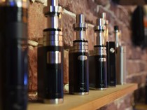 Video: Oknum Petugas KSOP Batam Loloskan Ribuan Liquid Vape Etomidate