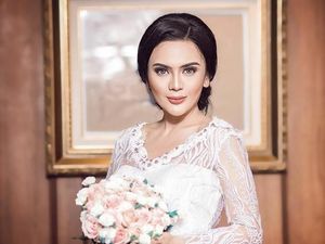 Posting Pakai Gaun Pengantin, Anggita Sari Nikah?