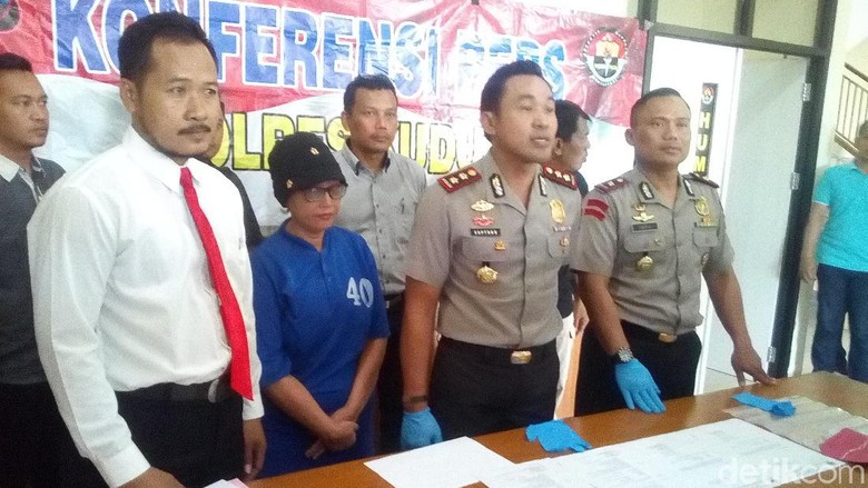 Tipu-tipu CPNS, Emak-emak di Kudus Ini Raup Rp 1 M Tipu-tipu CPNS, Emak-emak di Kudus Ini Raup Rp 1 M