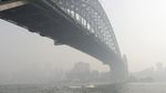 Sydney Opera House Menghilang Ketutup Kabut Asap