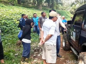 Hanya Berkaus dan Celana Dalam, Pria di Sukabumi Ditemukan Tewas dalam Mobil