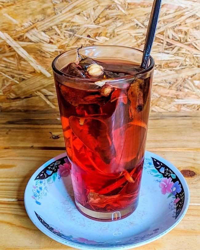 Selain Beri Warna Merah, Kayu Secang Juga Punya Banyak Khasiat