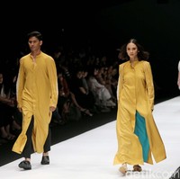 Desainer Jeffry Tan mempersembahkan koleksi terbarunya dalam tema Borderless di ajang Jakarta Fashion Week 2020, Senayan City, Jakarta. Senin [28/10/2019]. Foto: Rachman Haryanto/detikcom