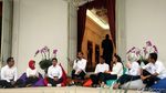 Momen Jokowi Kenalkan 7 Staf Khusus Baru dari Kalangan Milenial