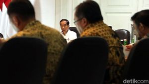 Jokowi Ratas Bareng Menteri Bahas Soal Kemudahan Berbisnis